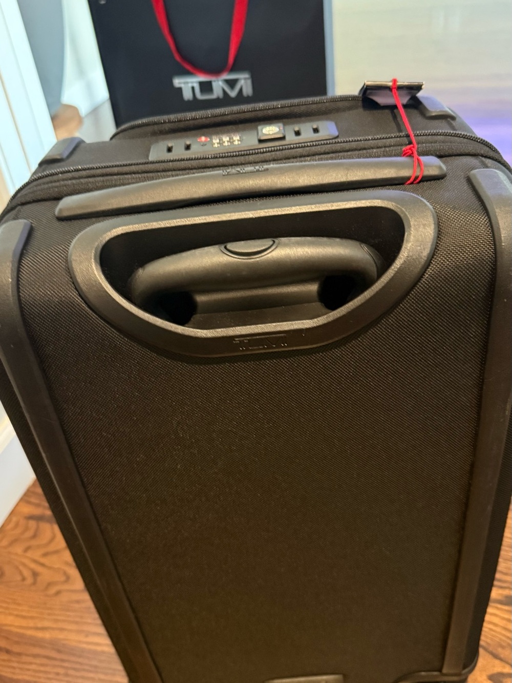 Tumi Alpha 3 22" International Carry-On
Spinner Pockets Dual Access 4 Wheeled 🏖️ - Picture 5 of 14